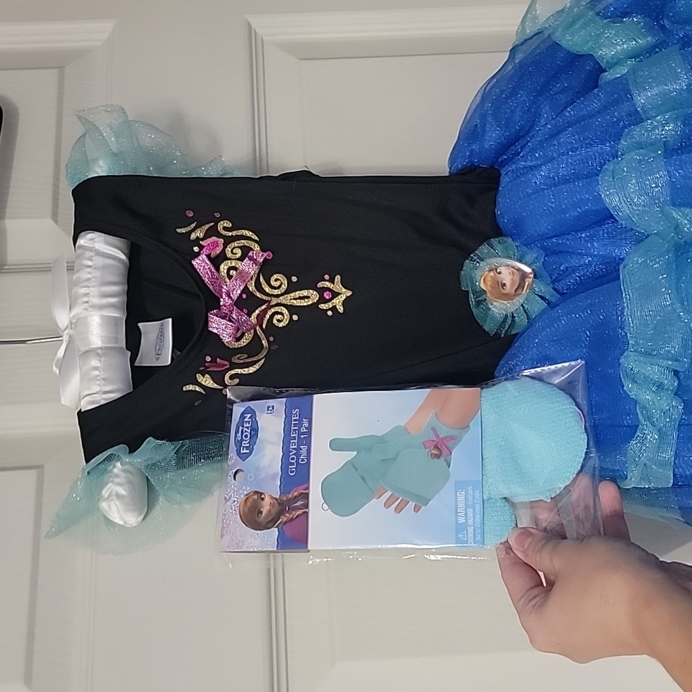 Child Anna Frozen dress and mittens, size S 4-6
